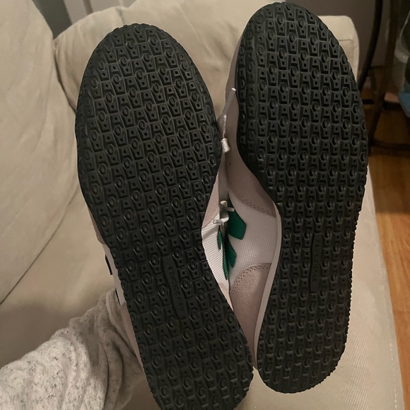 Meet your Posher, Melinna - Picture 5 of 5